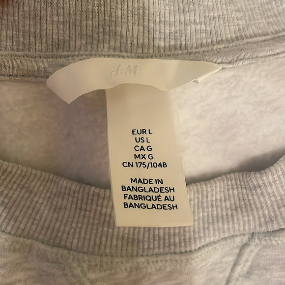 H&M La vie en couleur! ( Life in colours )Lipstick Sweatshirt. - Picture 7 of 7